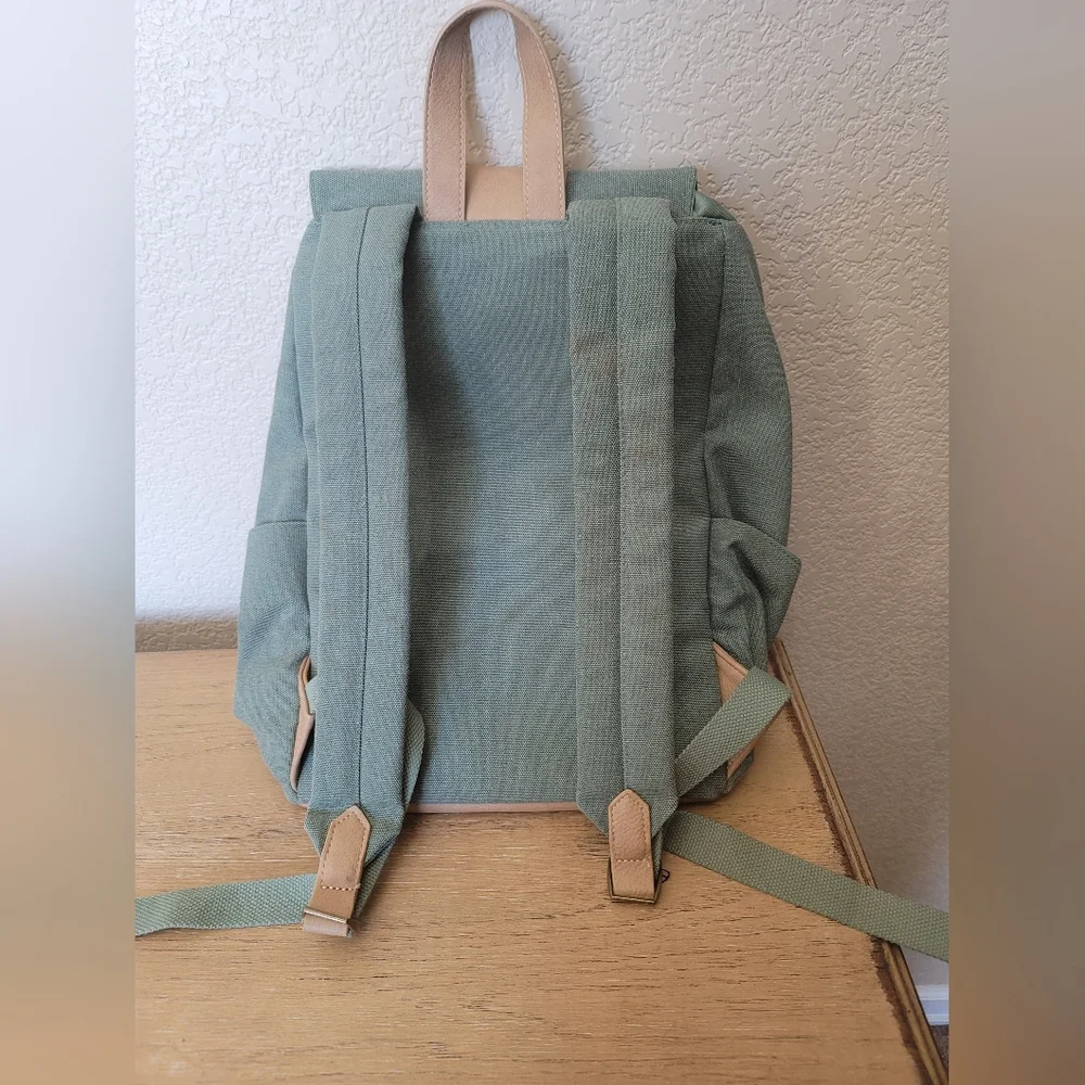 Like New Universal Thread Backpack 🎒 - Picture 6 of 6